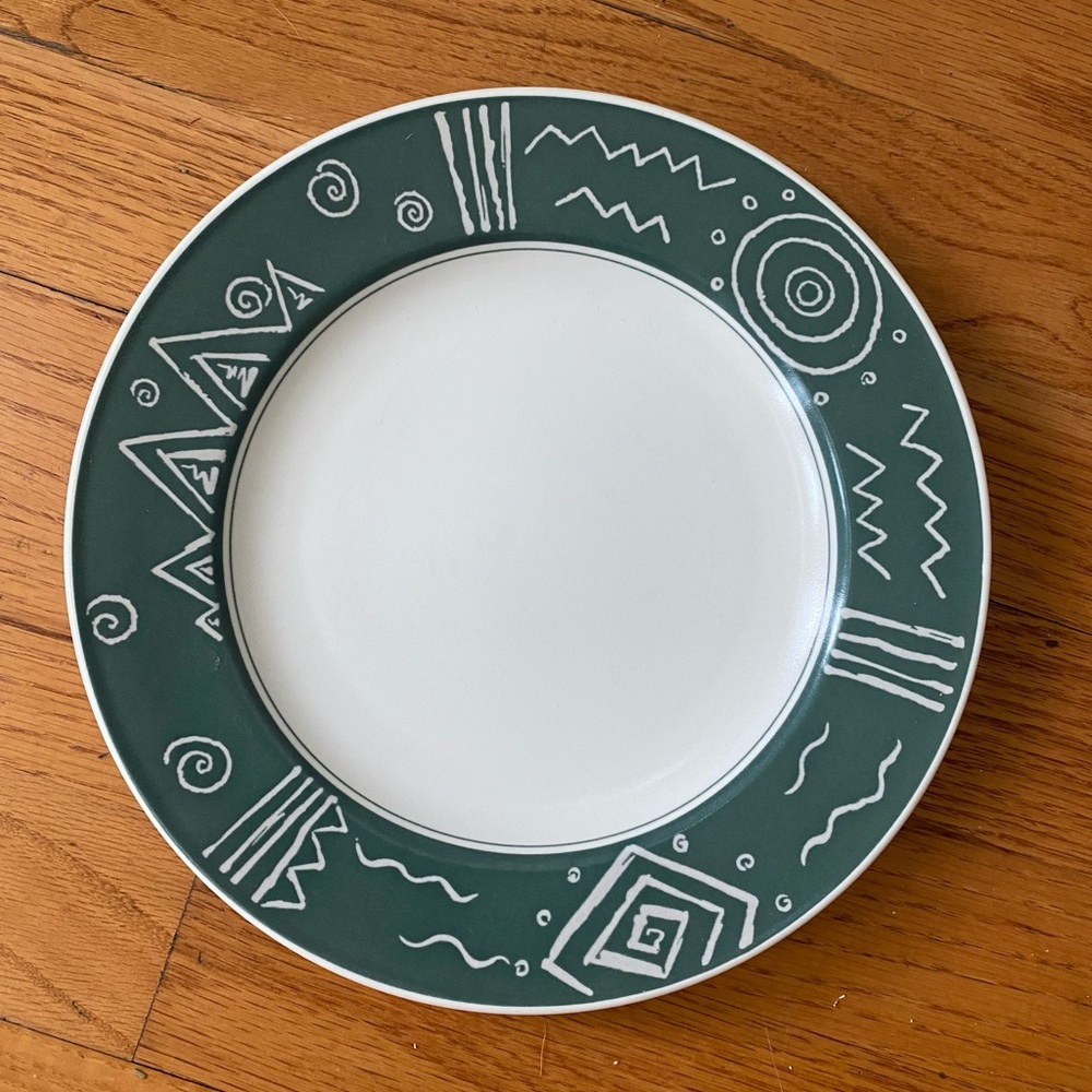 Set of 4–Mikasa Veracruz Salad Appetizer Dessert Plate 8 3/8 CP008 1996-1997